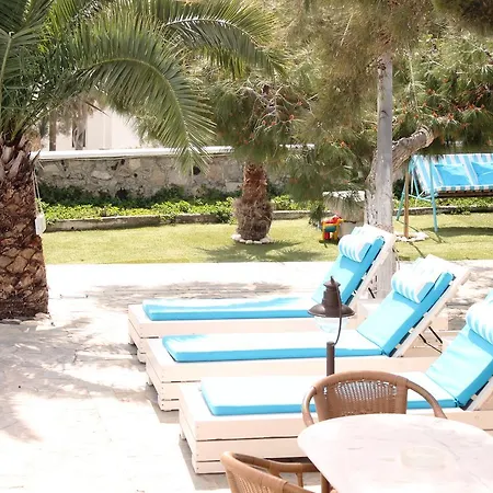 Evizorzia Perissa (Santorini)