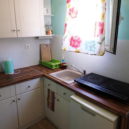 Evizorzia Perissa (Santorini)